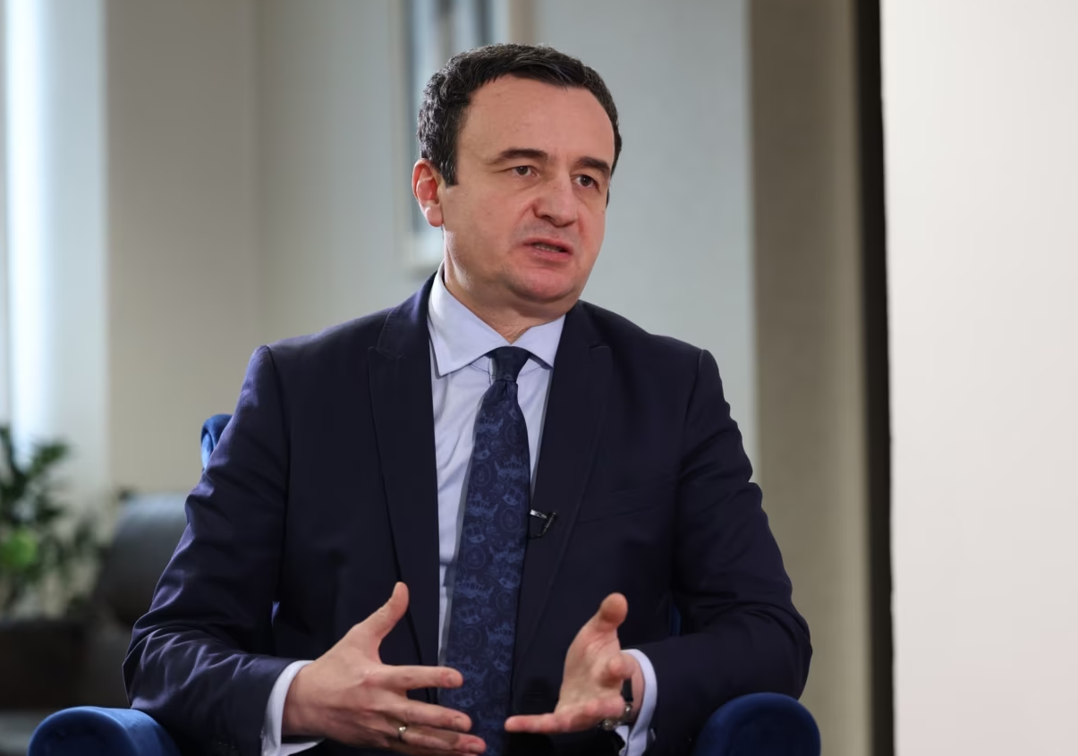 Nga 22 milionë sa kishte premtuar Kurti se do të kushtonin banesat e çifteve, çmimin tash e ka çuar në 200 milionë