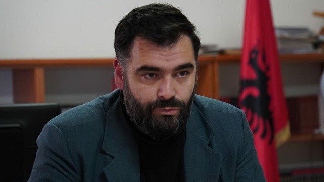 Përqindje e vogël e shqiptarëve të punësuar në institucionet e Luginës, reagon Mustafi