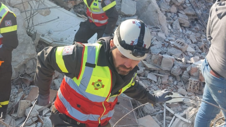 Gaxha tregon si u shpëtua 3-vjeçarja në Turqi: Kur u hapën thasët e viktimave, pamë që kishte lot në fytyrë