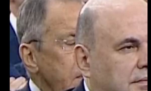 Përgjumje totale gjatë fjalimit të Putinit, kotet edhe Sergei Lavrov