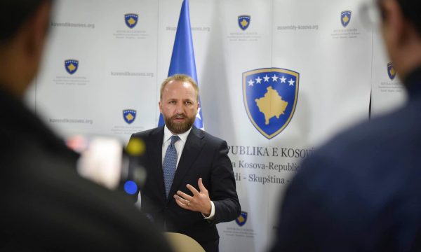 Tahiri: Në seancën e së enjtes do të kërkojmë shkarkimin urgjent të Martin Berishajt