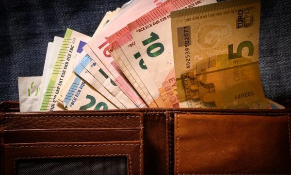 Pas kalimit në Euro, publikohet paga mesatare në Zagreb