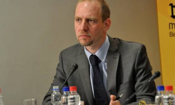 Bieber: Ka rrezik nga marrëveshja e pabalancuar, kërkesat serbe merren më shumë parasysh