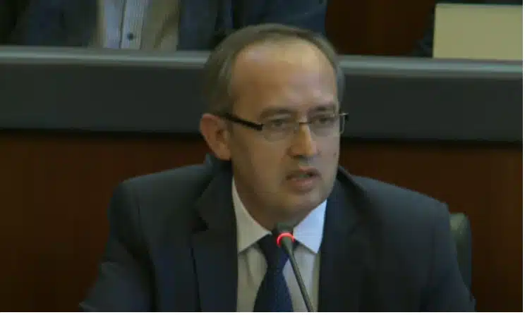 Hoti përplaset me Muratin: Mos ma përmend as emrin e as mbiemrin në komunikimet e ardhshme