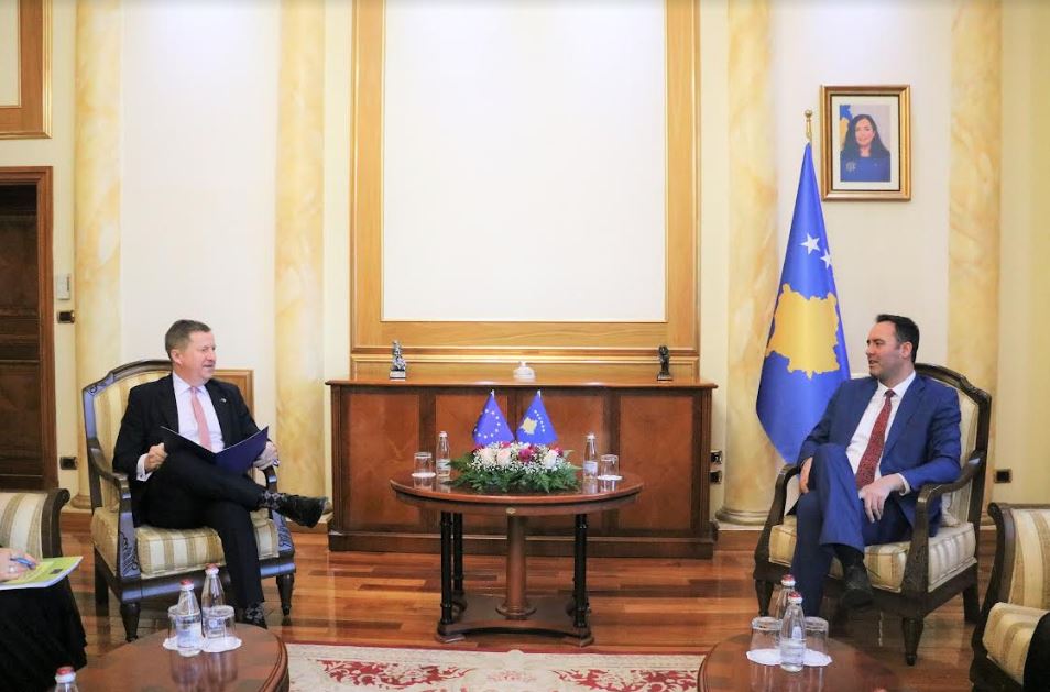 Konjufca takohet me Szunyog: Procesi i dialogut me Serbinë duhet të përmbyllet me marrëveshje