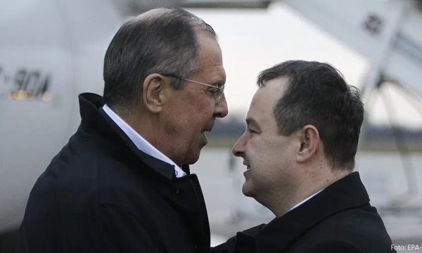 Danas: Rusia po e shantazhon Daçiqin që mos ta mbështesë planin franko-gjerman