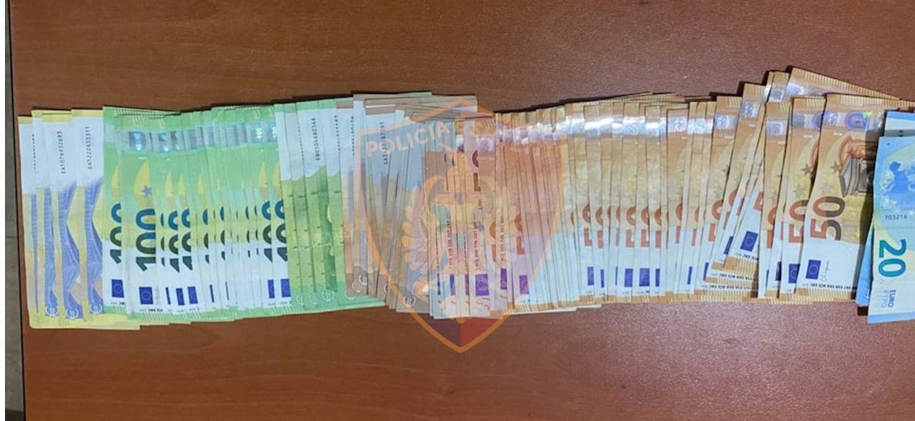 Shqipëri: Arrestohet gjakovari, kapen me mijëra euro në xhep