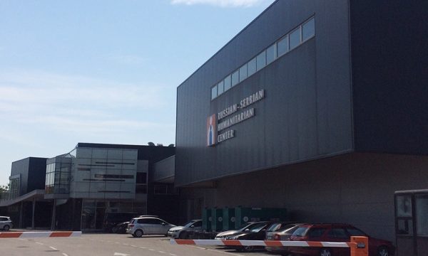 Kamioni nga “qendra humanitare” serbo-ruse në Nish shpërndau ndihma ilegalisht në Kosovë