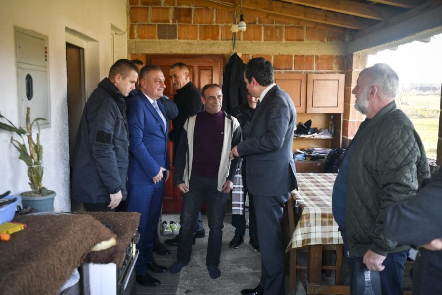 Kurti dhe Rashiq shkojnë për vizitë në dy familje serbe në Istog