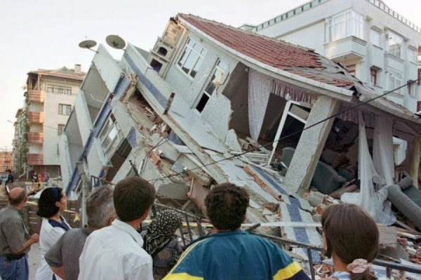 Turqi, mbyllen shkollat për një javë në zonat e prekura nga tërmeti