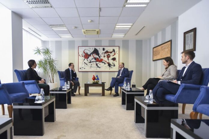 Bislimi e pret në takim ambasadorin e ri të Turqisë, Qeveria jep detaje