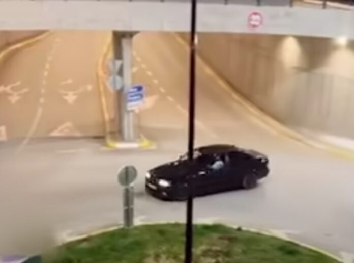 Dënohet shoferi që shkaktoi kundërvajtje të rrezikshme tek nënkalimi i qytetit në Ferizaj/ Foto