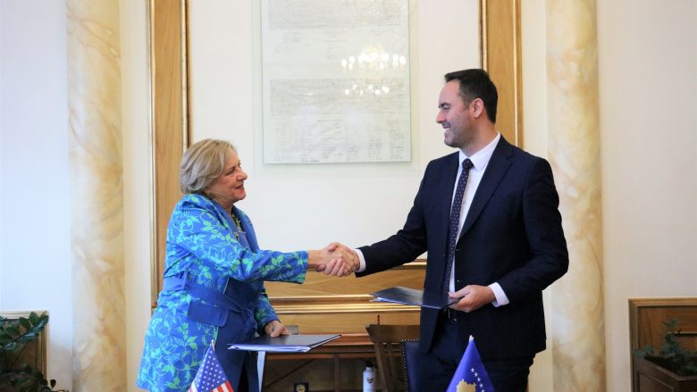 Kuvendi dhe NDI nënshkruajnë memorandum mirëkuptimi