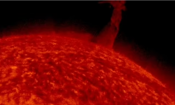 NASA kap fenomenin diellor, “tornado” 14 herë më e madhe se Toka
