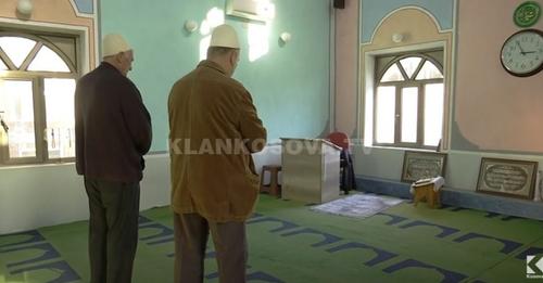 VIDEO: Qysh u falën gabim me dekada banorët e Zhegrës pasi nuk u kthyen si duhet drejt kiblës?