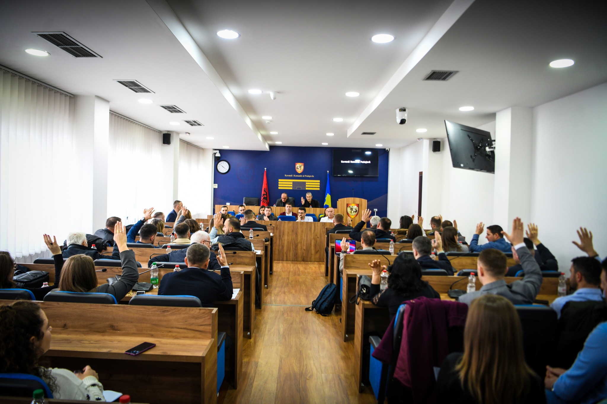 Kuvendi komunal miratoi raportin për vlerësimin e dëmeve të shkaktuara nga vërshimet në territorin e Komunës së Podujevës