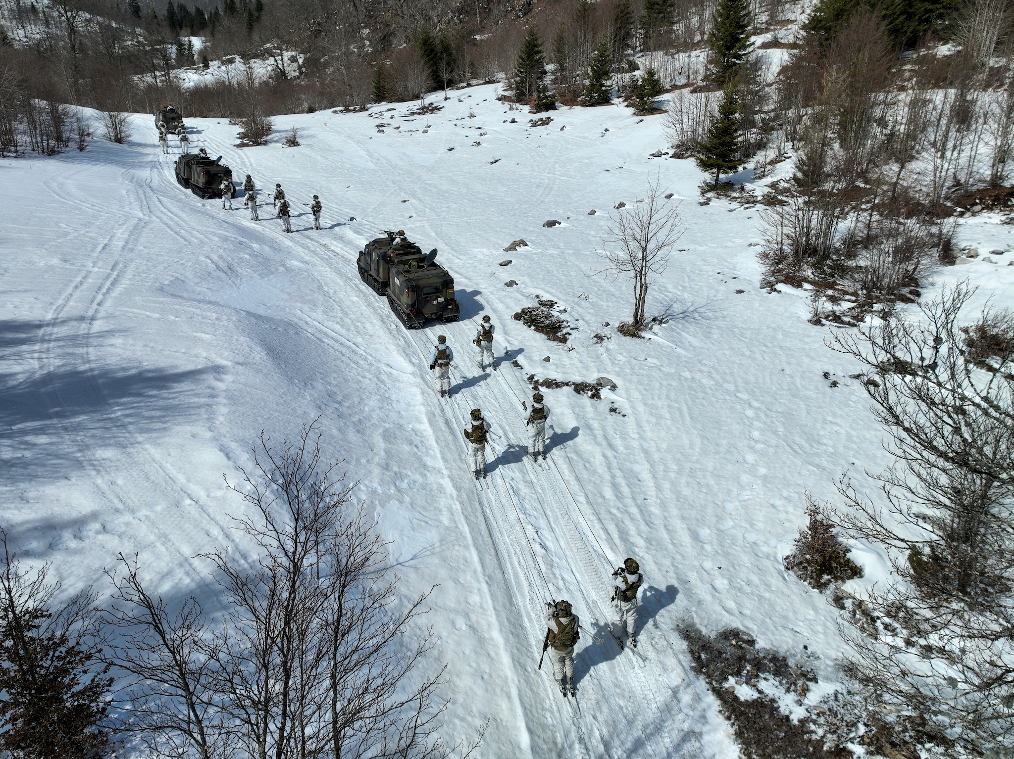 Dalin në patrullë ushtarët italianë afër Istogut, KFOR-i jep detaje