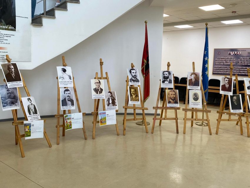 Fakulteti i Edukimit me ekspozitë për historikun e Abetares ndër vite