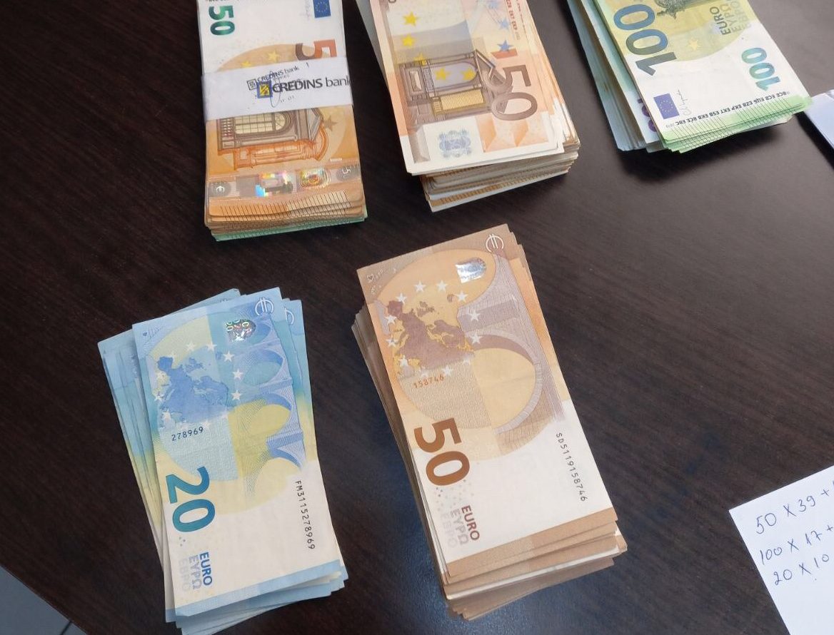 Gënjeu se ska asgjë për të deklaruar – shtetasit nga Shqipëria i kapen rreth 30 mijë euro nga doganierët kosovar