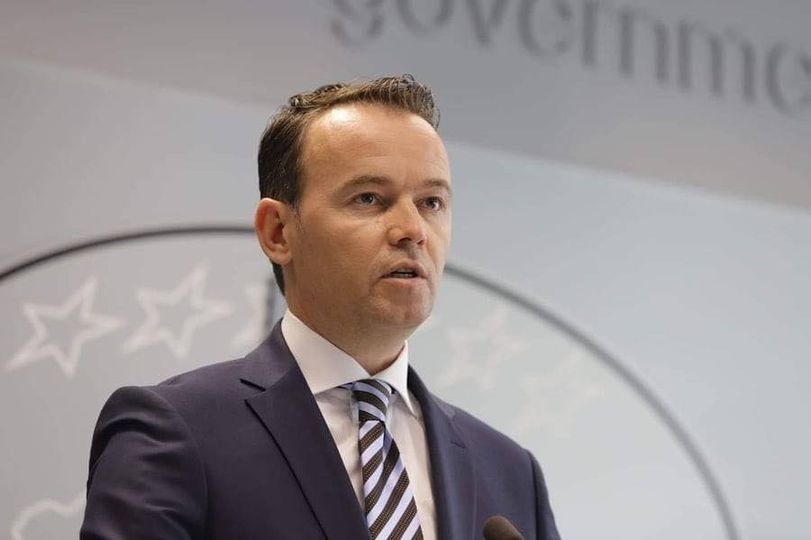 Ministri Peci kërkon zero tolerancë ndaj duhanit në ambiente të mbyllura