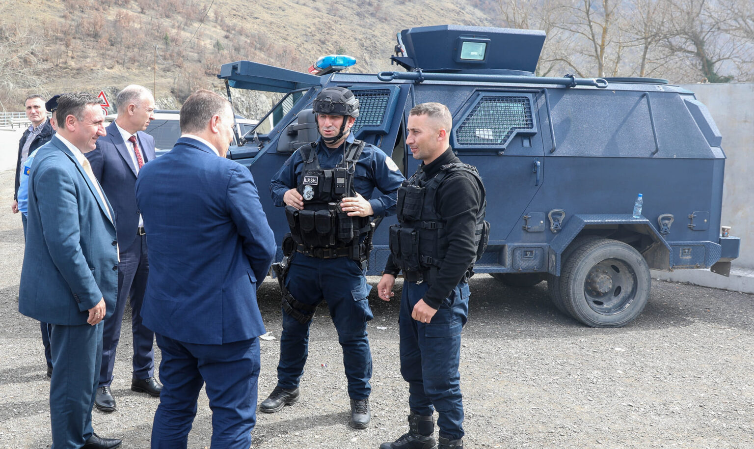 Drejtori Hoxha viziton zyrtarët policorë në veri të vendit