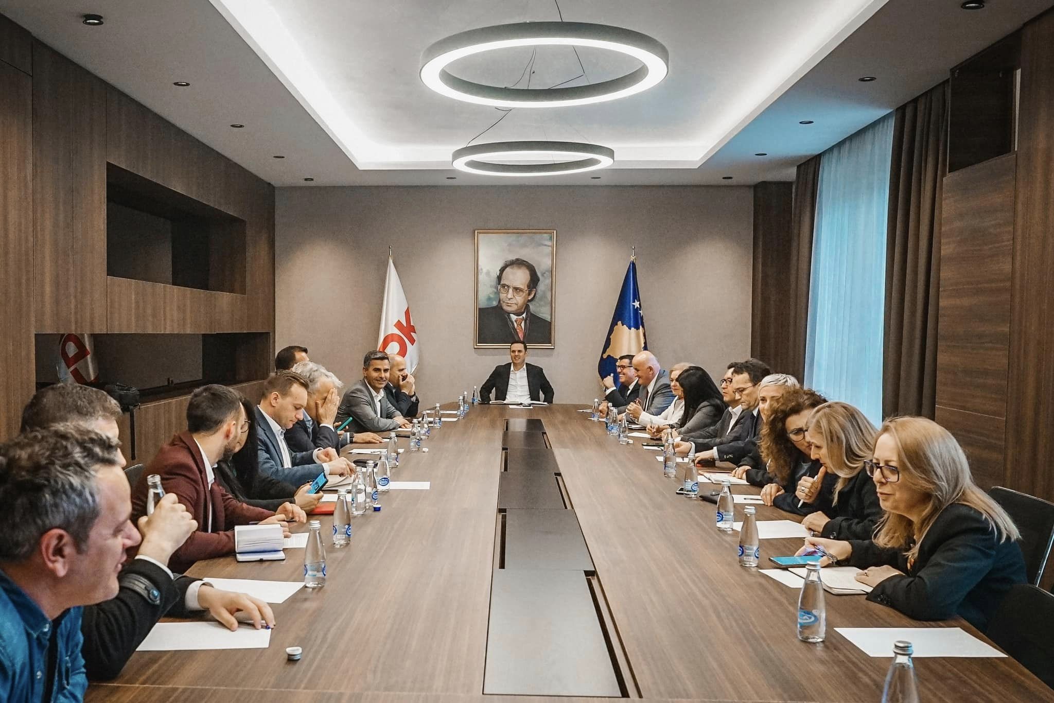 Abdixhiku mblodhi sot partinë: Folëm për lëshimet e mëdha të bëra në dialog