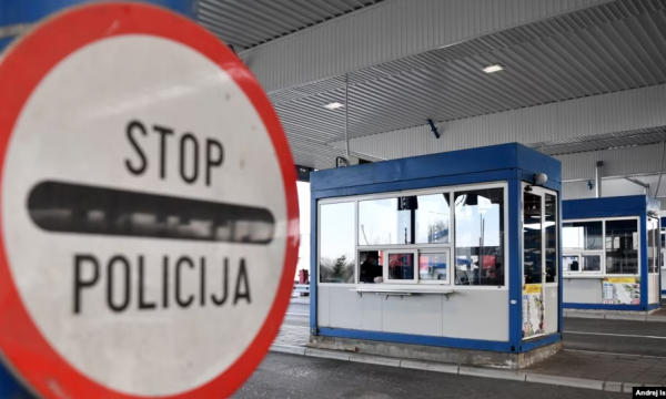 Arrestohen tre kroatë që tentuan “të fusin material radioaktiv” në Serbi