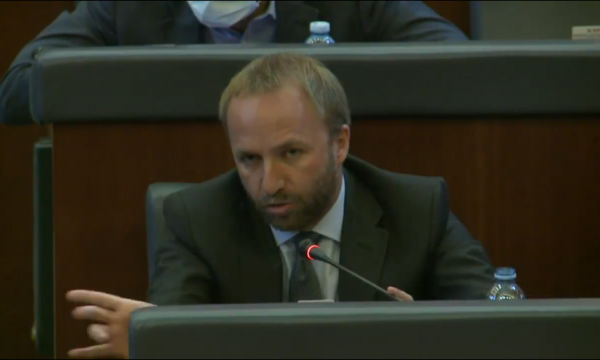 PDK nuk e vazhdon debatin pa Kurtin në Kuvend, Konjufca: I bie sikur me folë vetmevete