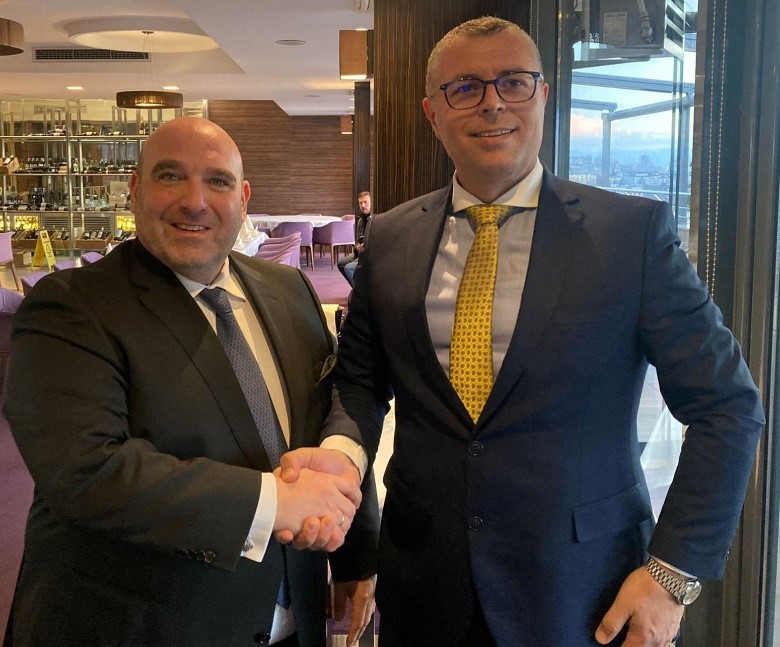 Kryetari i Këshillit të Bizneseve të Rajonit të Gjilanit Arsim Vranovci u takua me personin i cili ndihmoi në njohjen e Republikës së Kosovës nga shteti i Izraelit, David Ungar-Klein