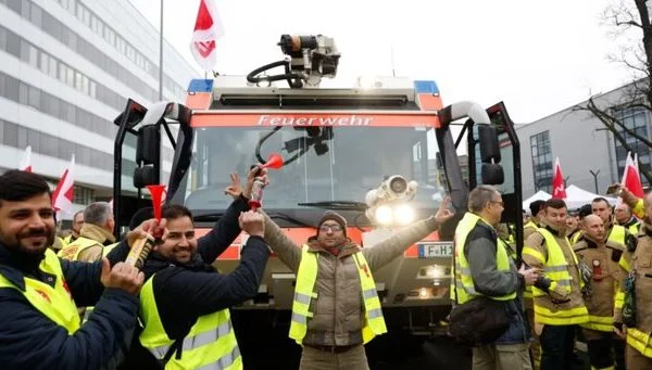 Greva në disa aeroporte gjermane, paralajmërohen vonesa dhe anulime fluturimesh