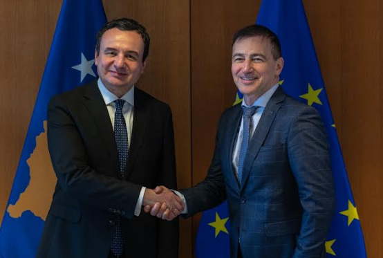 Kurti takohet me eurodeputetin bullgar, merr mbështetje për aplikimin e Kosovës në BE