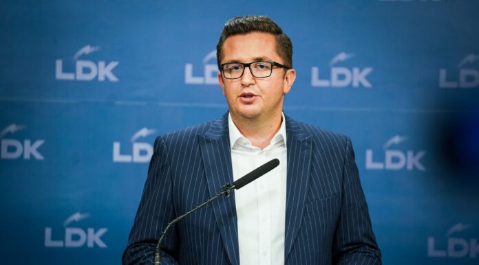 Mustafa: E vetmja ‘arritje’ e Qeverisë Kurti këto dy vjet është rritja e faturave të rrymës