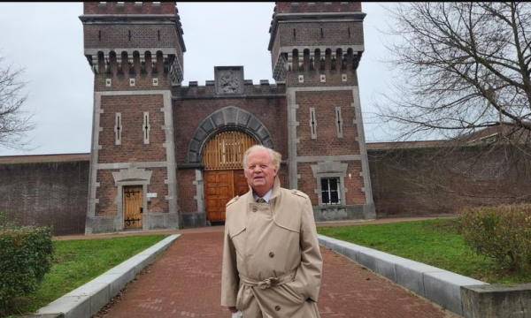 “Vëllezërit e mi”, ish-kongresisti amerikan iu shkruan letër ish-krerëve të UÇK-së në Hagë