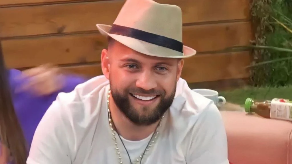 FUTBOLLISTI SHQIPTAR I BËN DHURATËN E PAZAKONTË LUIZIT ME SHIFER MARRAMENDËSE?