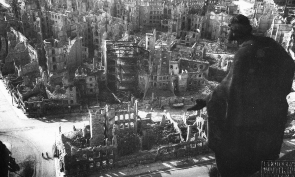 Gazetari gjerman tallet me Jeremiqin për bombardimet e NATOS