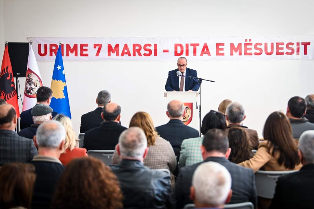 Shënohet Dita e Mësuesit në Podujevë