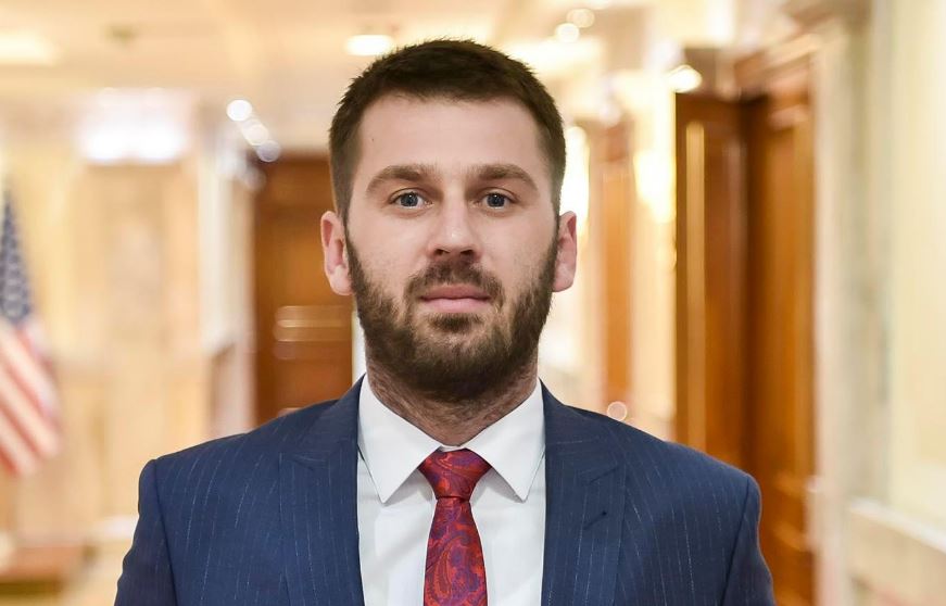 Shefi i kabinetit të Konjufcës deklarohet për negociatat në Ohër: S’ka asociacon i cili shkel Kushtetutën