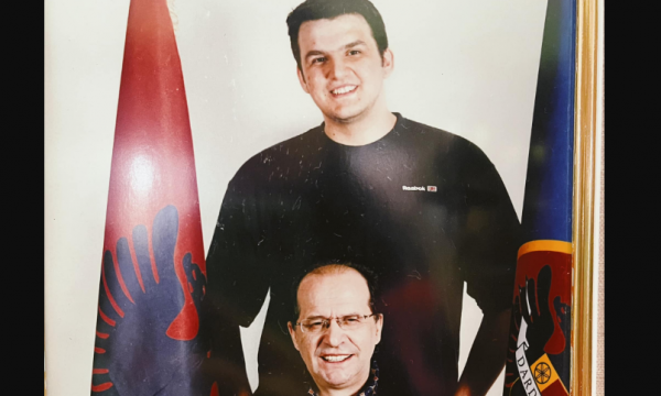 “Në politikë, me e mira që mund të bëjnë është burgu”, porosia që Ibrahim Rugova ia kishte dhënë Ukës