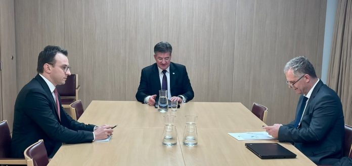 Kërkesa për zbatim të marrëveshjes, kryenegociatorët Bislimi e Petkoviq takohen të martën në Bruksel