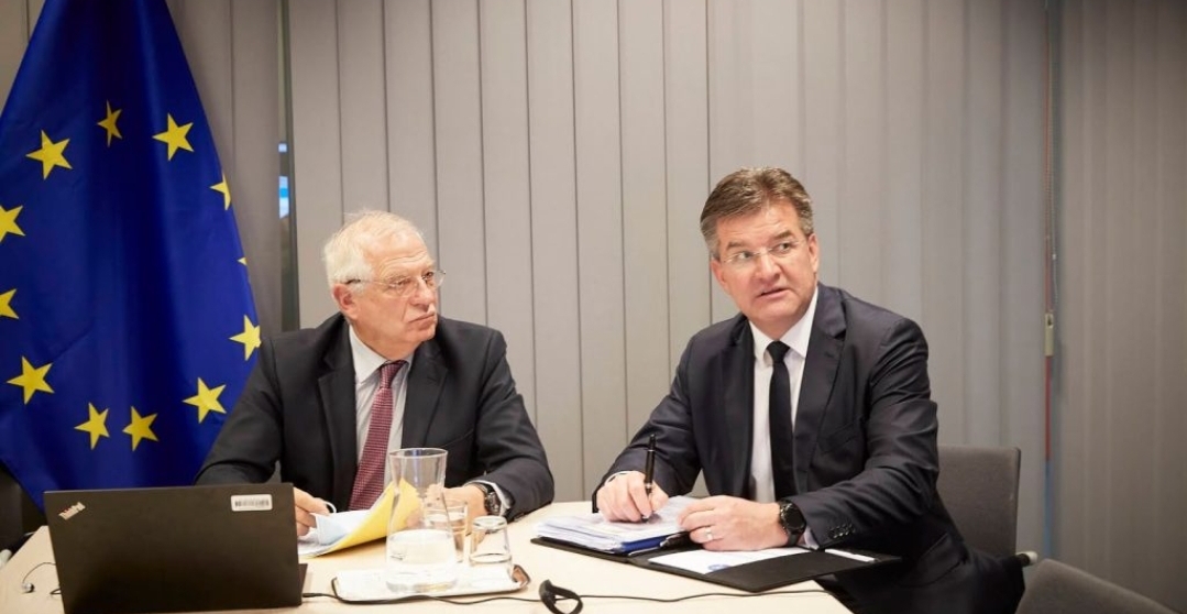 Borrell e Lajçak nisen drejt vilës shtetërore ku mbahet takimi Kurti-Vuçiq