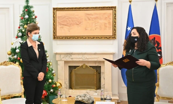 Valdete Daka thotë se Presidentja mund të rrëzohet