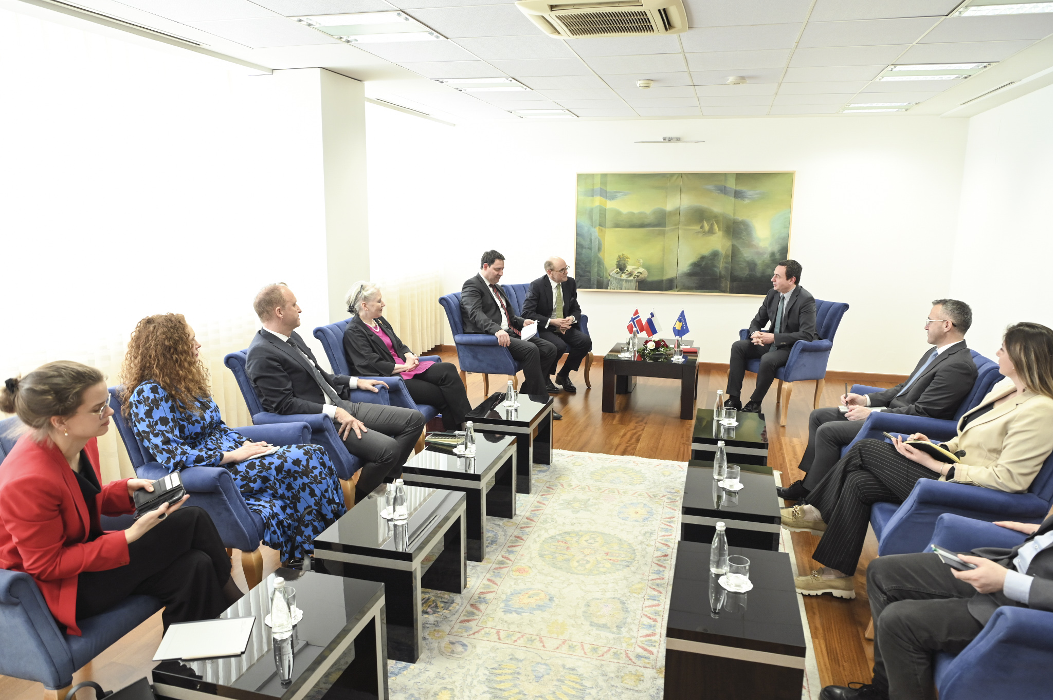 Kurti priti në takim përfaqësuesit e posaçëm të Norvegjisë dhe Sllovenisë për Ballkanin Perëndimor