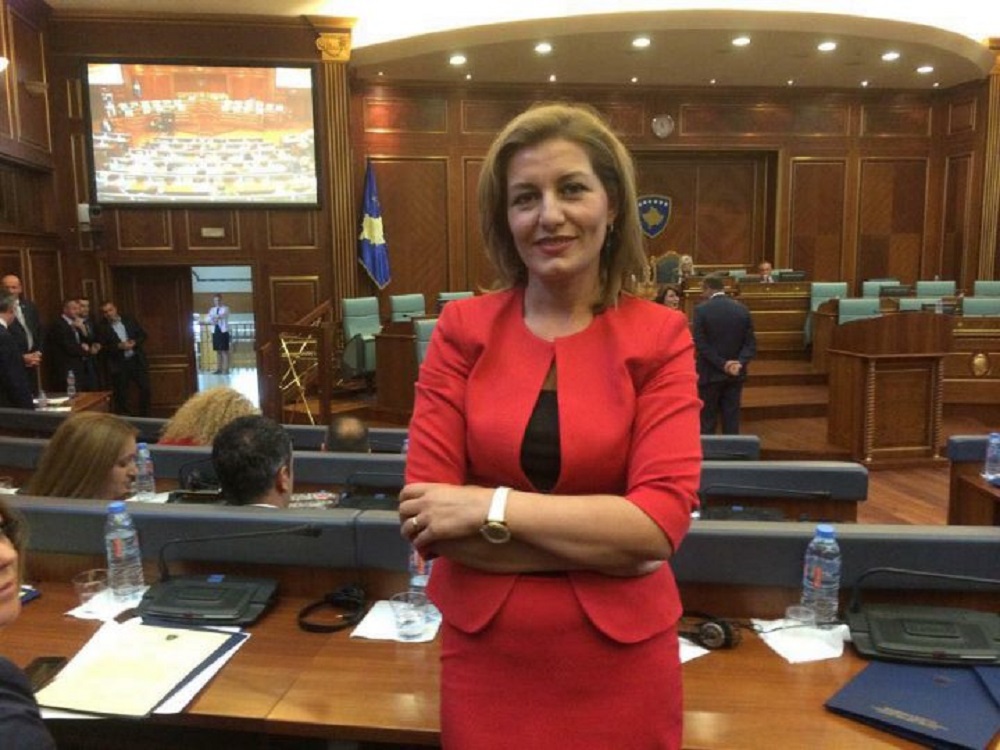 Ish-deputetja e LDK-së: Kosova u pajtua t’i jap autonomi Kishës Serbe