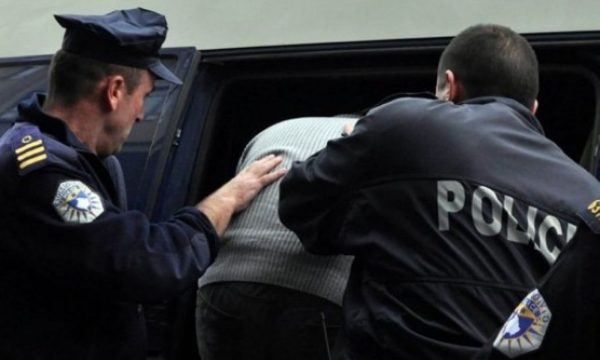 Dyshohet se mashtruan me “Shtëpi për të Moshuar” dhe i morën 1000 euro në muaj një të moshuare, tre të arrestuar në Gjilan