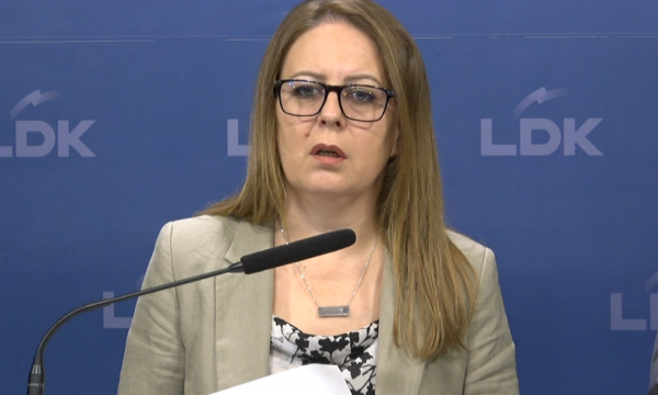 Pas vendimit të Kushtetueses, LDK kërkon shkarkimin e menjëhershëm të Albulena Haxhiut