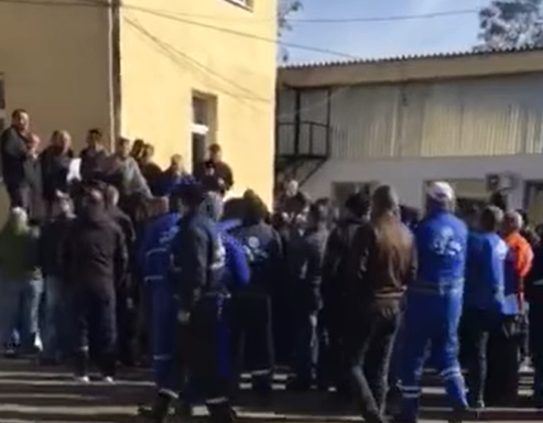 Protestojnë edhe sot punëtorët e kompanisë “Pastrimi”, shkak rritja e pagave