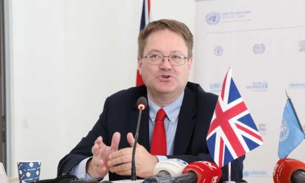 Djegia e veturave në veri, Abbott: Duhen hetime të shpejta, këto akte rrezikojnë stabilitetin