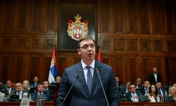 Kjo është mënyra se si Vuçiq i frikëson mediat në Serbi për një dokumentar