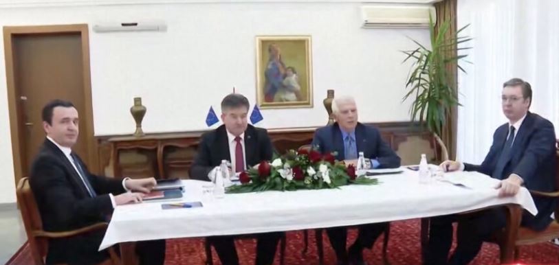 Tetë orë negociata, Kurti dhe Vuçiq ende të mbyllur
