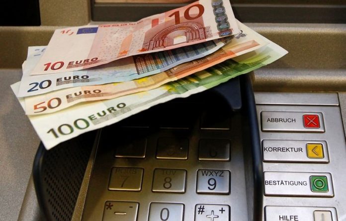 Njofton Qeveria: Pagat në sektorin publik dalin sipas Ligjit të Pagave, të hyrë në fuqi para dy muajve!